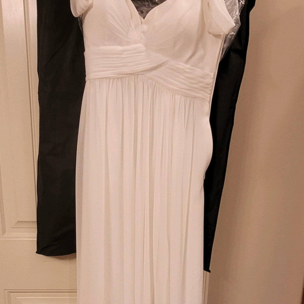 Wedding gown/dress